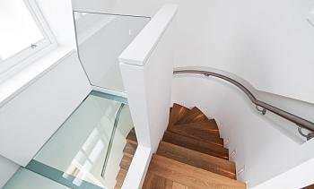 Стеклянный потолок в двухъярусной квартире в Ростове-на-Дону. Готовые проекты ПерилаГлавСнаб