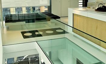 Стеклянные полы на кухне в Ростове-на-Дону. Готовые проекты ПерилаГлавСнаб