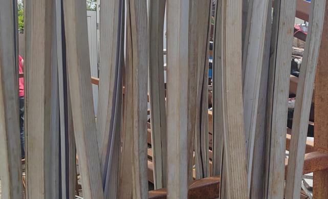 Уплотнитель в поручень с пазом 27х30 для стекла 10+10мм, EPDM СЕРЫЙ сорт2 УЦЕНКА Фk308-G-с2 2